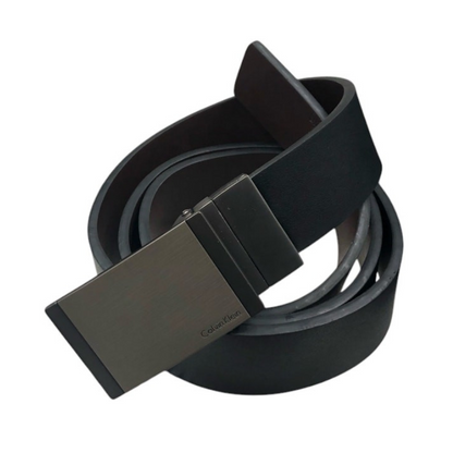 Schwarzer Ledergürtel mit austauschbarer Doppelschnalle